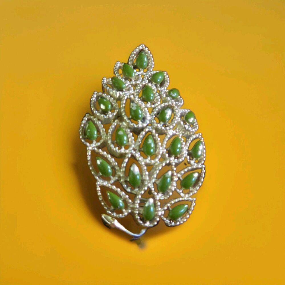 Vintage Gold Tone Openwork Leaf Brooch Pin Green Teardrop Cabochon Botanical